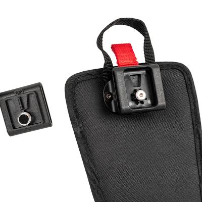 Bæltetaske med FIDLOCK låsesystem til opbevaring af telefon, kuglepen, nøgler mv.